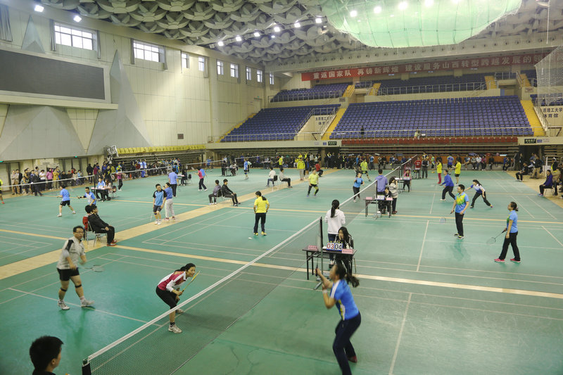 太原理工大学2014年教职工羽毛球比赛圆满落幕