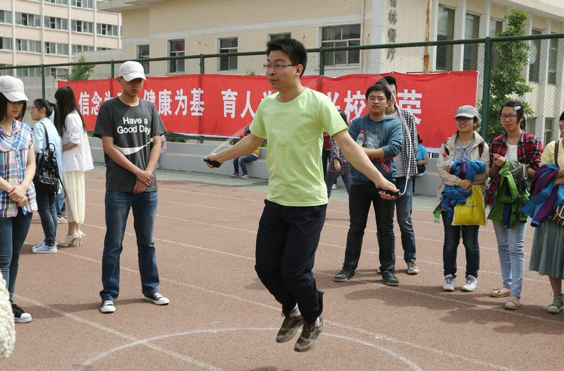 我校2014年田径运动会顺利举行